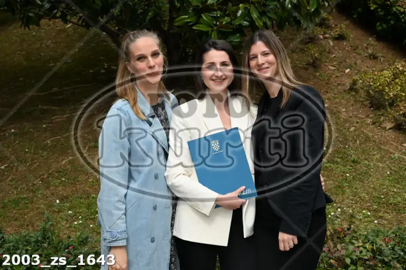 11:00h 11 - FotoKurti