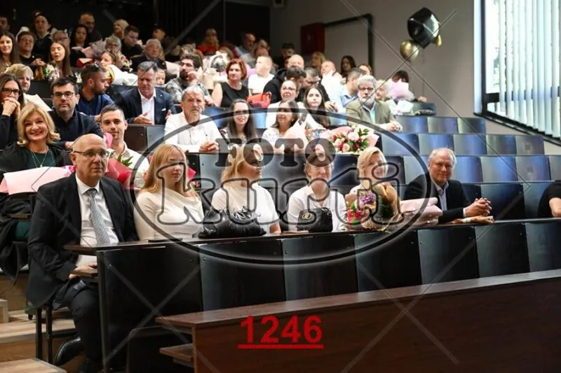 12:00h 7 - FotoKurti