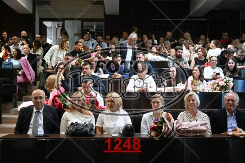 12:00h 9 - FotoKurti