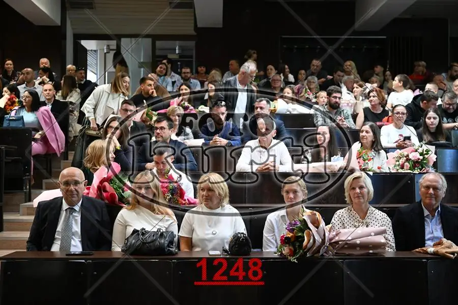 12:00h 9 - FotoKurti
