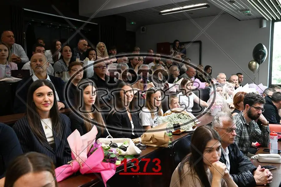 12:00h 2 - FotoKurti