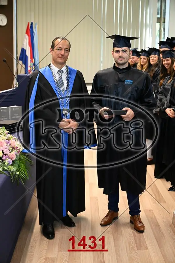 12:00h 12 - FotoKurti