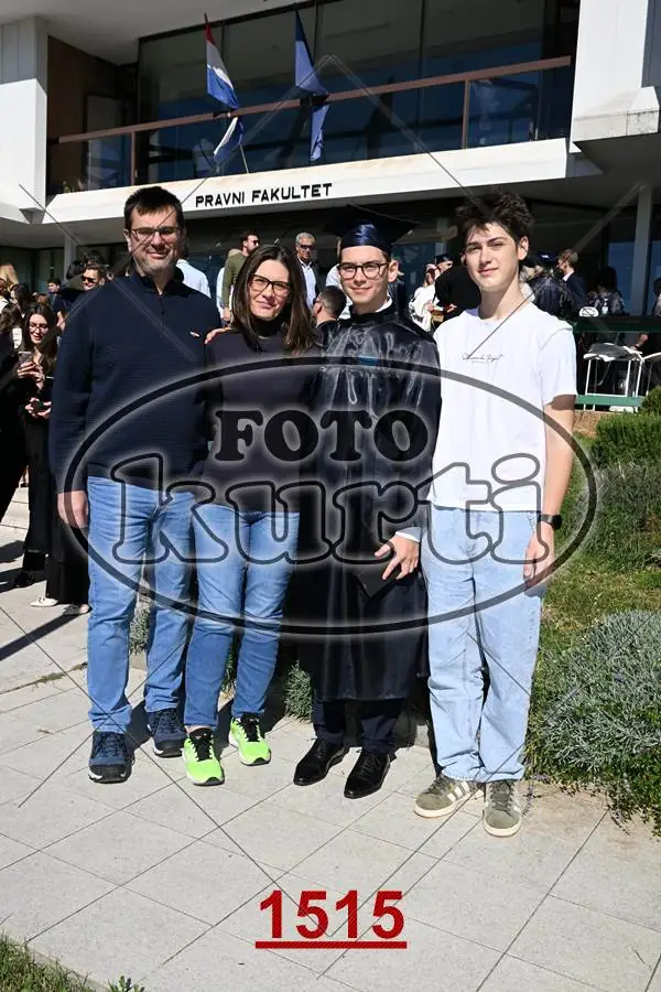 12:00h 12 - FotoKurti