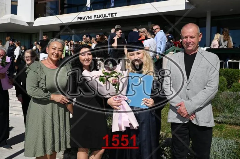 12:00h 12 - FotoKurti