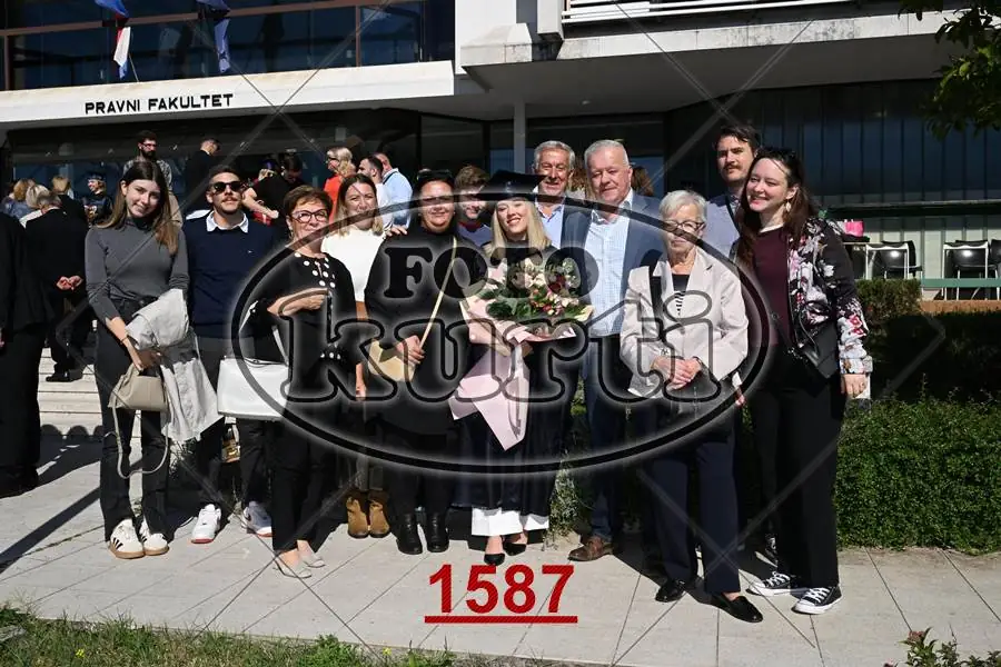 12:00h 12 - FotoKurti
