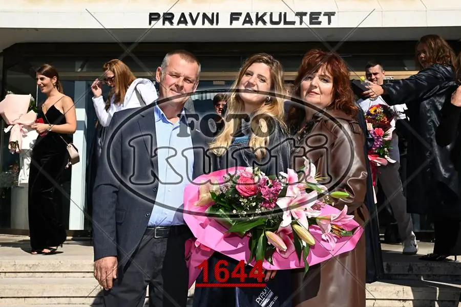12:00h 9 - FotoKurti