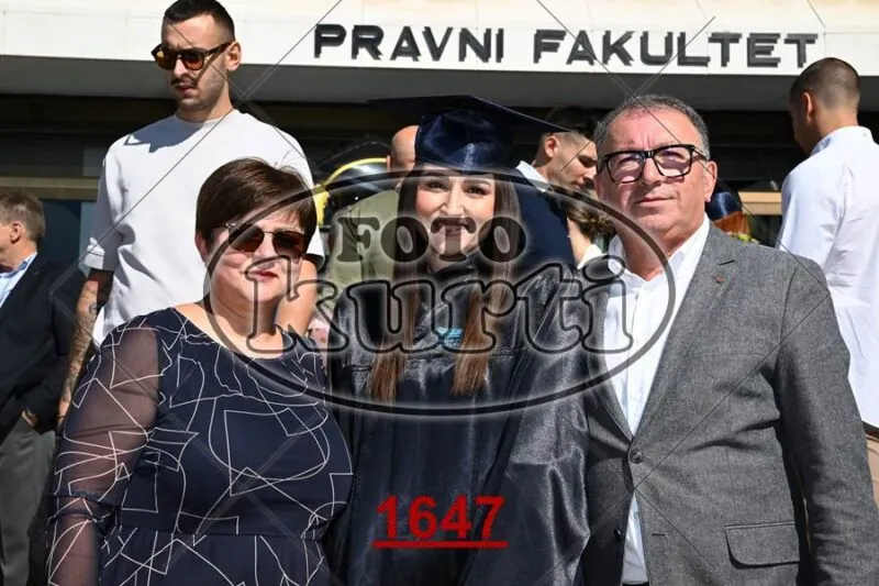 12:00h 12 - FotoKurti