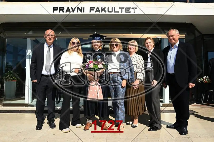 12:00h 8 - FotoKurti