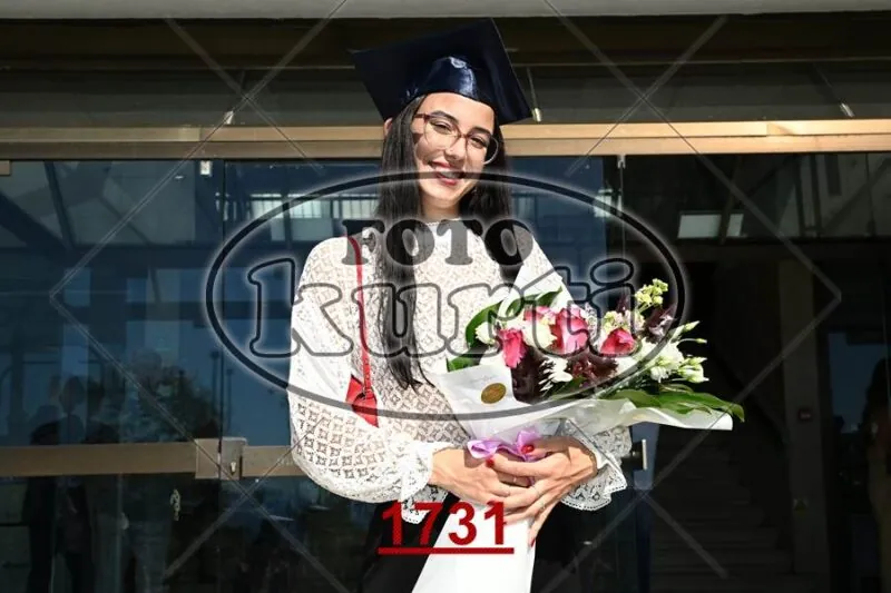 12:00h 12 - FotoKurti