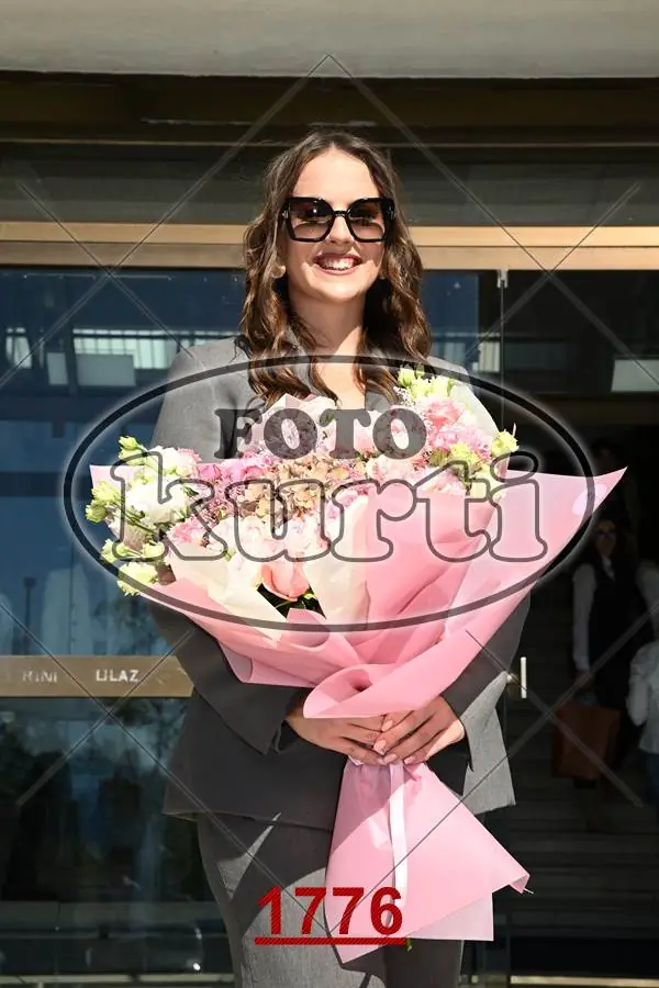 12:00h 9 - FotoKurti