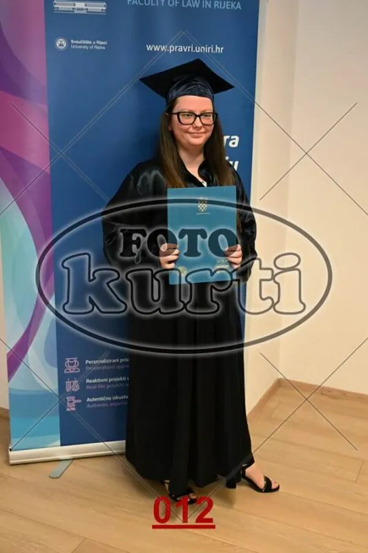 12:00 12 - FotoKurti