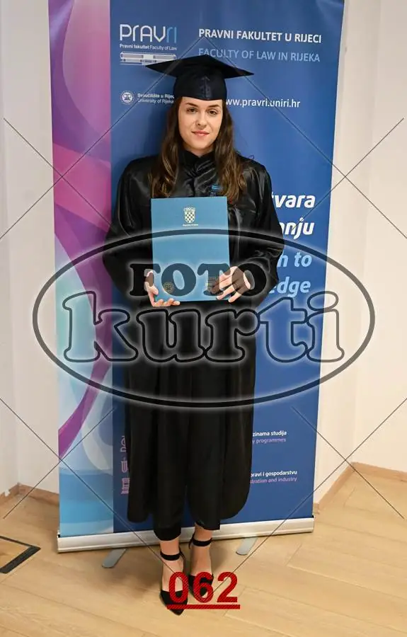12:00 2 - FotoKurti