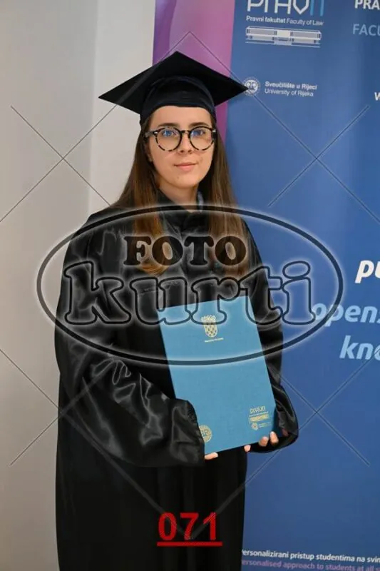 12:00 11 - FotoKurti