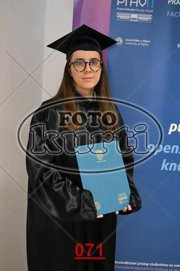 12:00 11 - FotoKurti