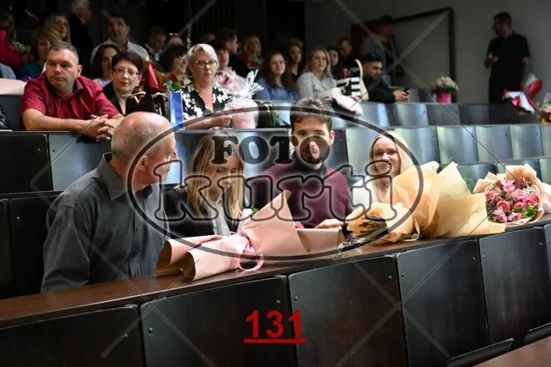 12:00 11 - FotoKurti