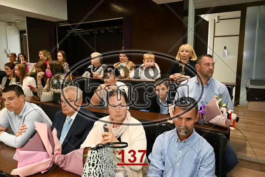 12:00 5 - FotoKurti