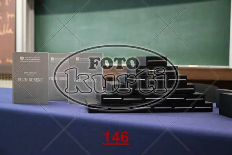 12:00 2 - FotoKurti