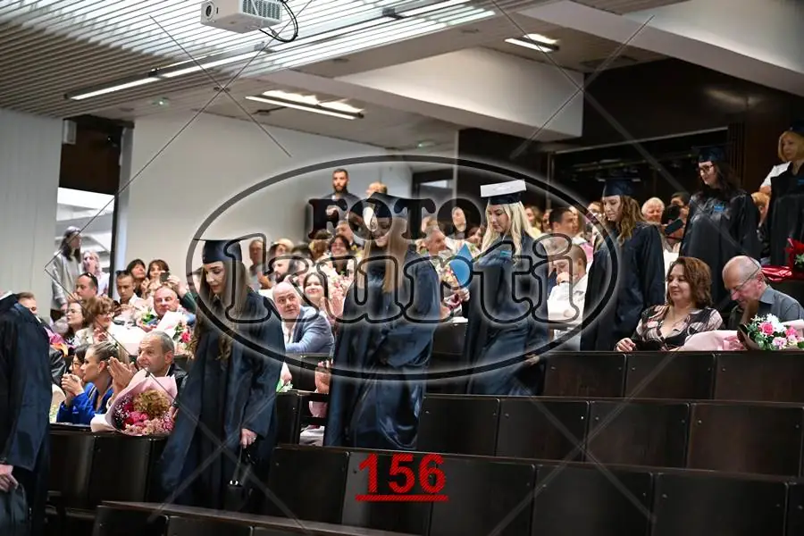 12:00 12 - FotoKurti