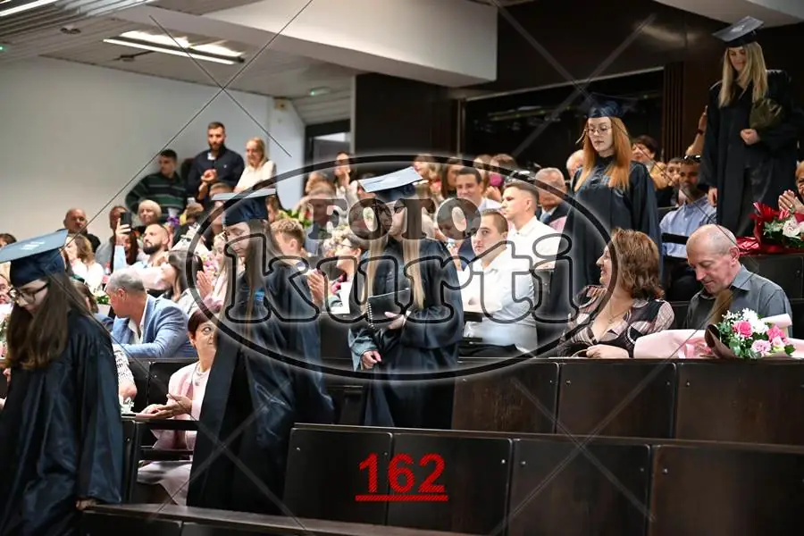 12:00 6 - FotoKurti