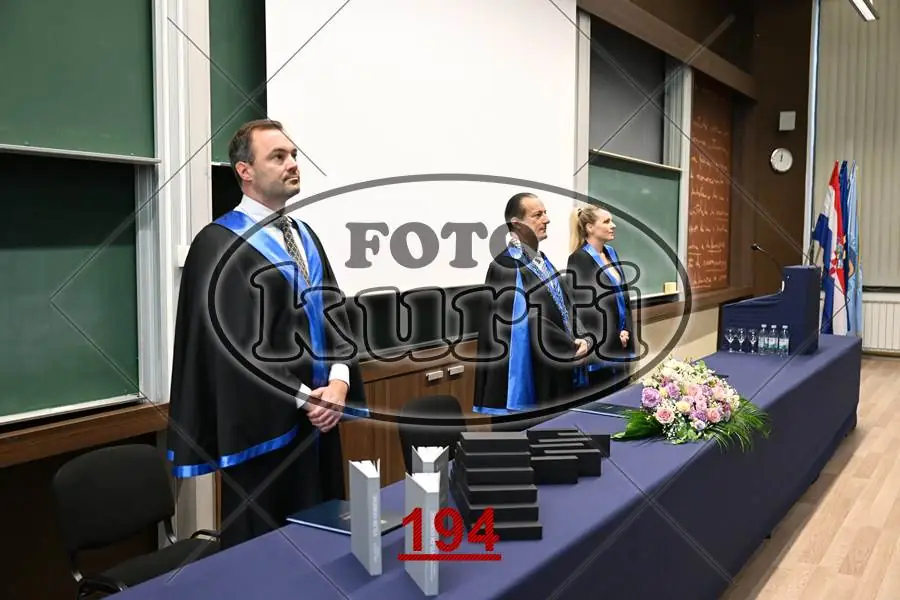 12:00 2 - FotoKurti