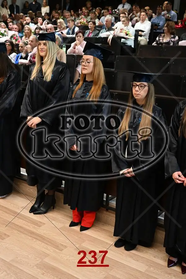 12:00 9 - FotoKurti