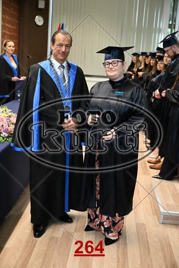 12:00 12 - FotoKurti