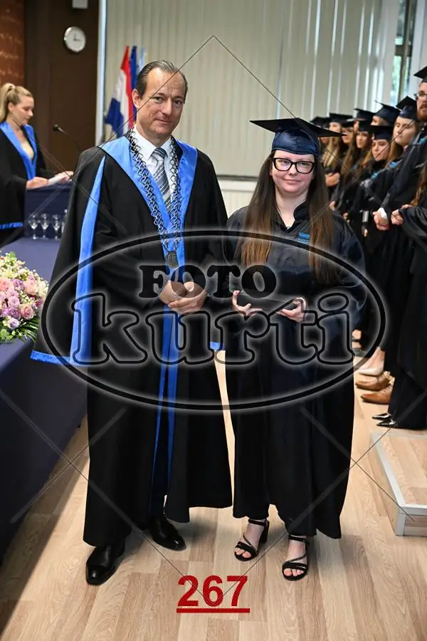 12:00 3 - FotoKurti