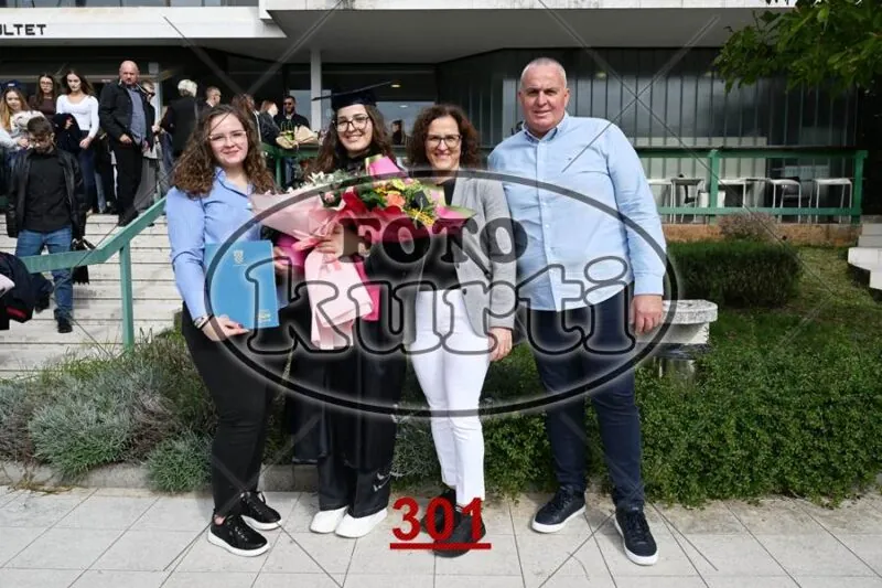 12:00 1 - FotoKurti