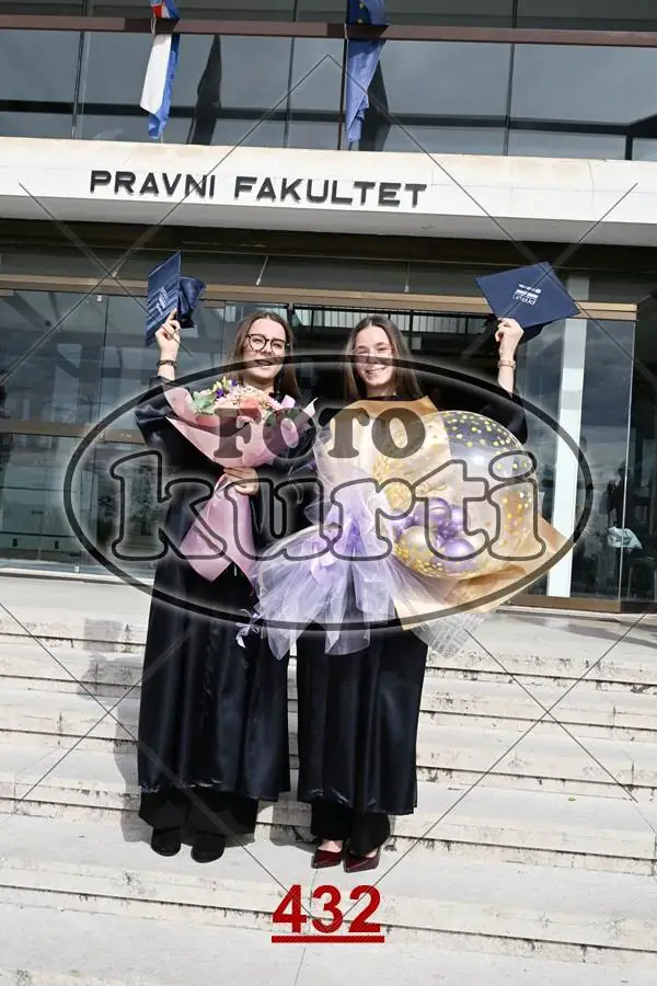 12:00 12 - FotoKurti