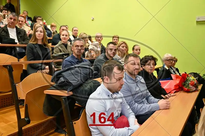 09:00h 8 - FotoKurti