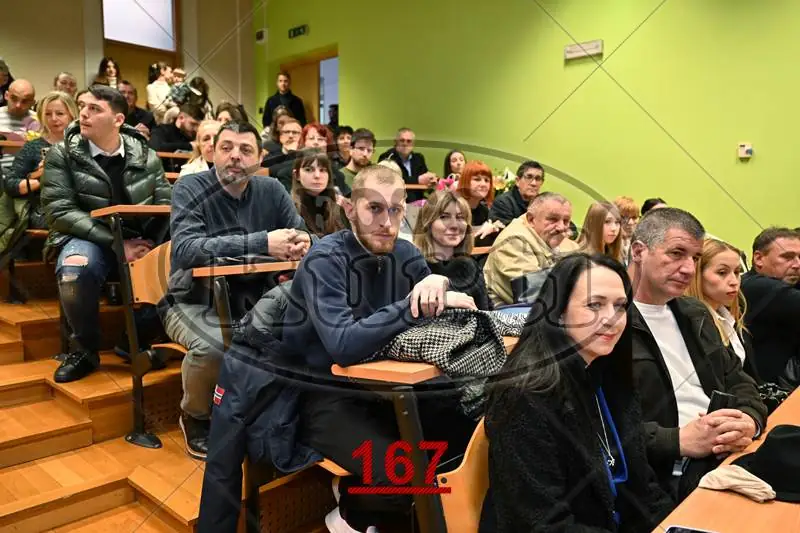 09:00h 11 - FotoKurti