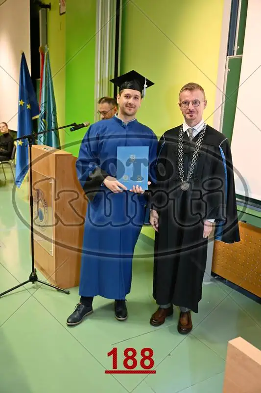 09:00h 8 - FotoKurti