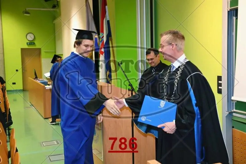 11:00h 11 - FotoKurti