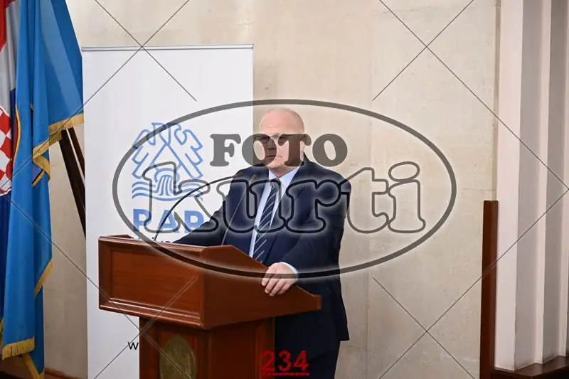 9.12. PAR 6 - FotoKurti