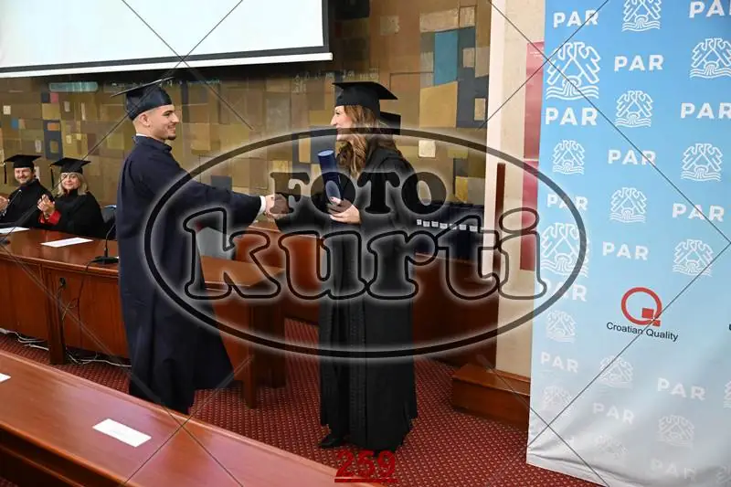 9.12. PAR 7 - FotoKurti