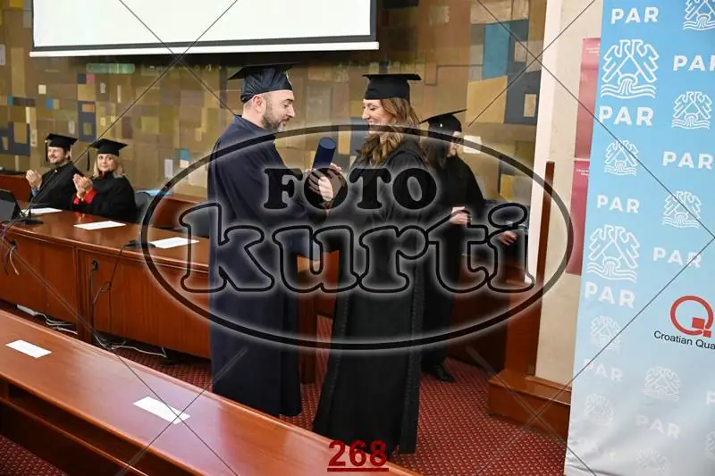 9.12. PAR 4 - FotoKurti