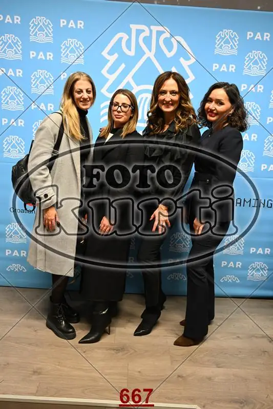 9.12. PAR 7 - FotoKurti