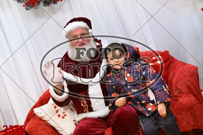 20.12. 15 00 DO 20 00 8 - FotoKurti