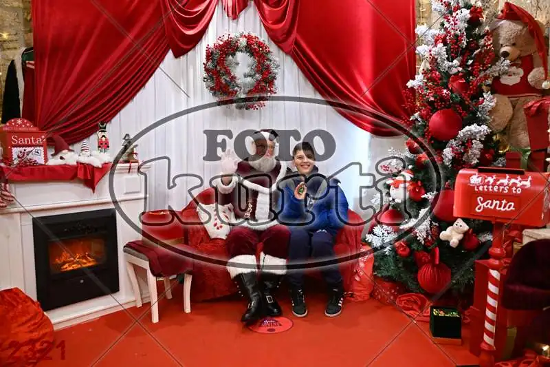 20.12. 15 00 DO 20 00 10 - FotoKurti