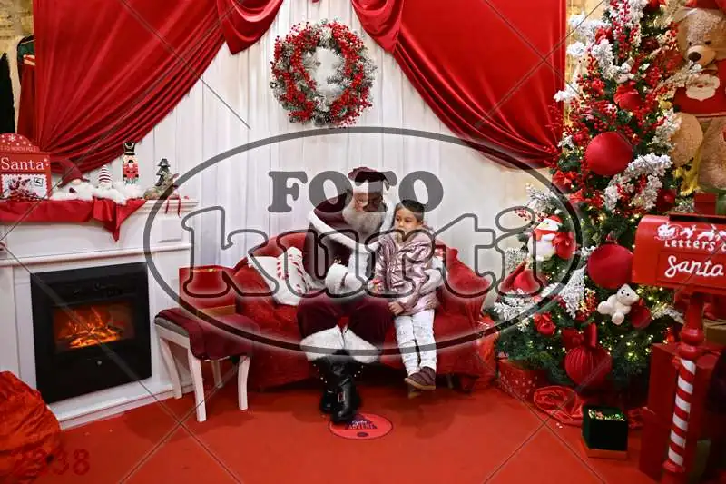 20.12. 15 00 DO 20 00 11 - FotoKurti