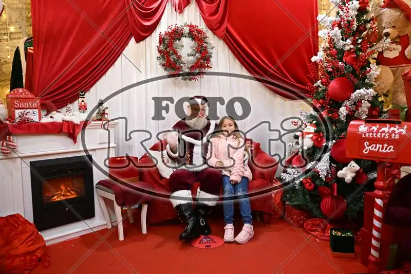 20.12. 15 00 DO 20 00 7 - FotoKurti