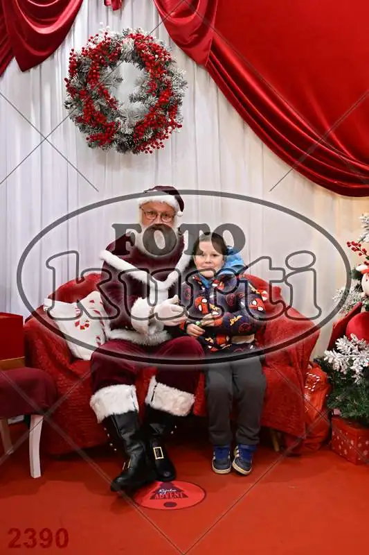 20.12. 15 00 DO 20 00 11 - FotoKurti