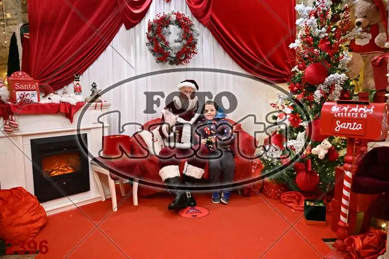 20.12. 15 00 DO 20 00 4 - FotoKurti