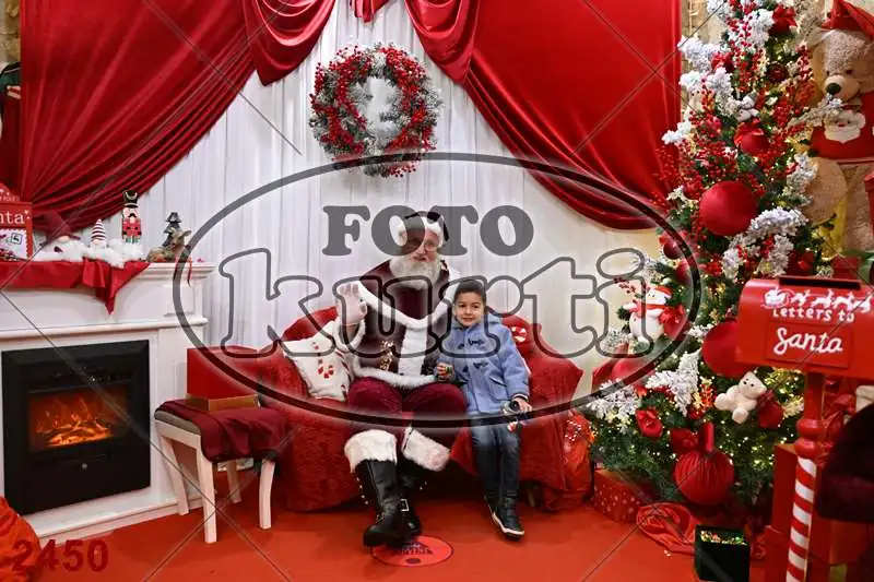 20.12. 15 00 DO 20 00 10 - FotoKurti