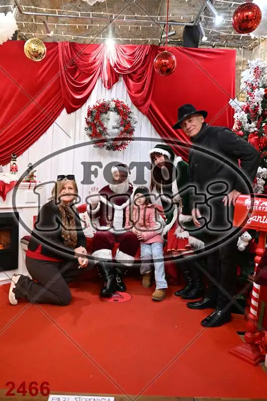 20.12. 15 00 DO 20 00 10 - FotoKurti