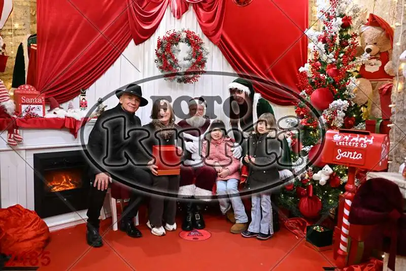 20.12. 15 00 DO 20 00 1 - FotoKurti