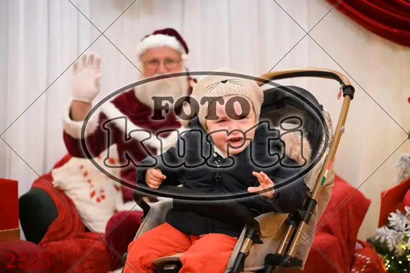20.12. 15 00 DO 20 00 10 - FotoKurti