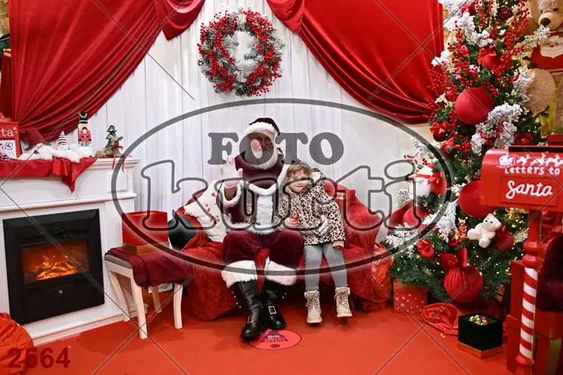 20.12. 15 00 DO 20 00 2 - FotoKurti