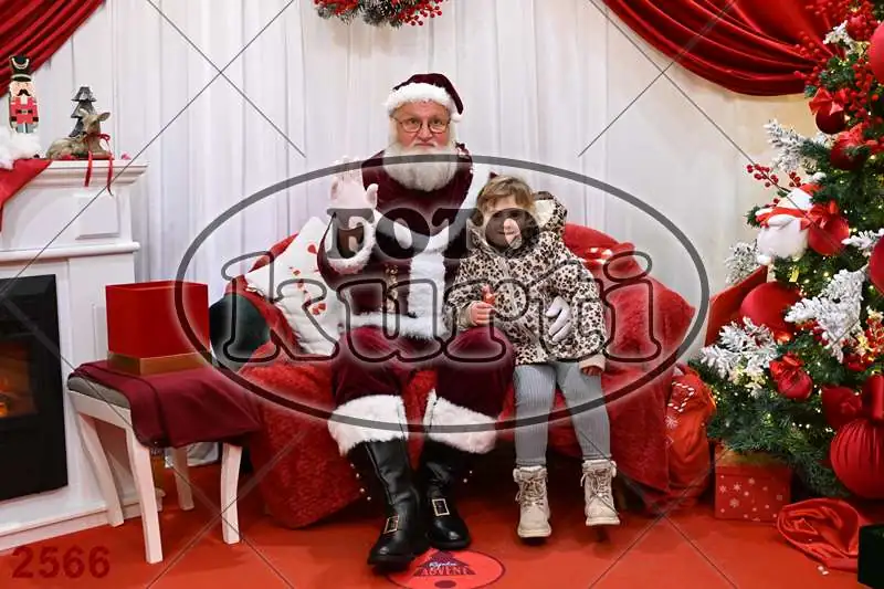 20.12. 15 00 DO 20 00 4 - FotoKurti