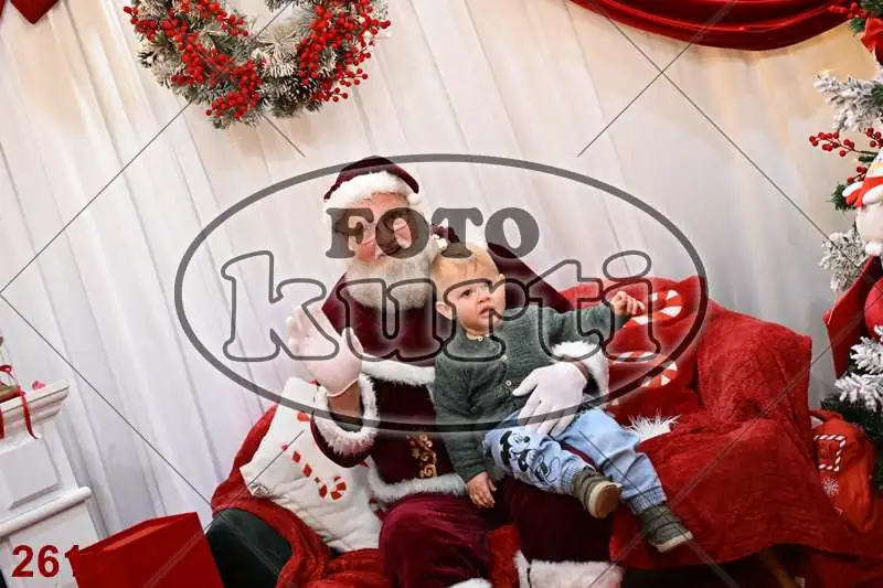 20.12. 15 00 DO 20 00 12 - FotoKurti